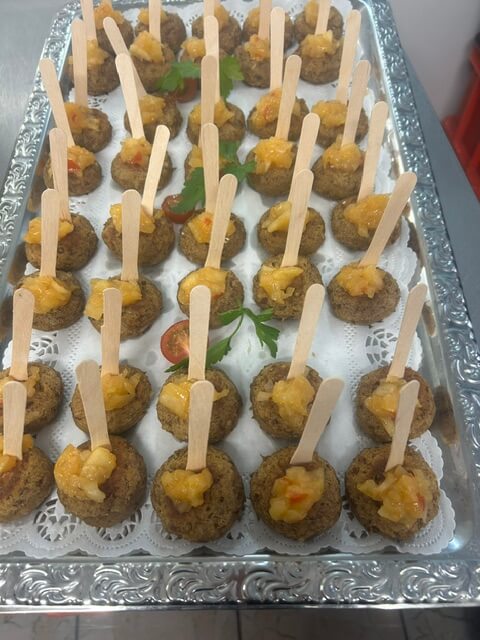 Linsen-Puffer mit pikantem Apfel-Chutney
